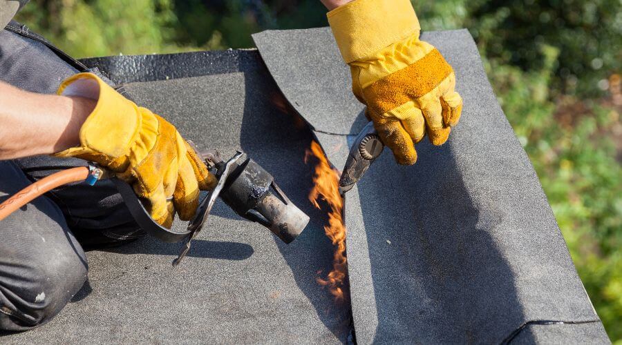 Professional gutter cleaning in Cedarville, AR